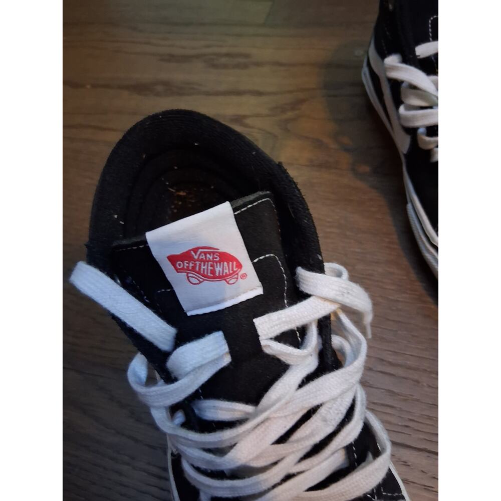 Vans - Picture 2 of 7
